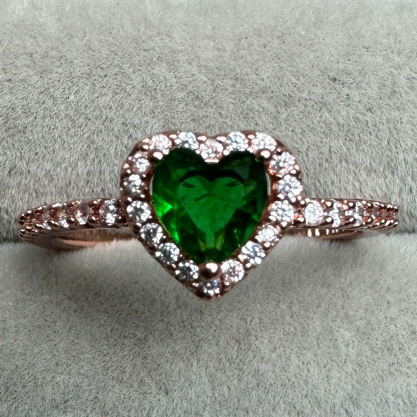 Anillo Corazón Nivelado Brillante Verde Baño Rosa Talla