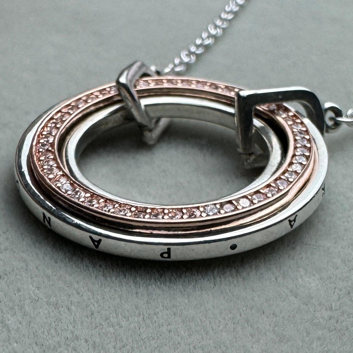 Collar Signature Y Pavé 50 cm (Ajustable A 47 Y 44 cm)