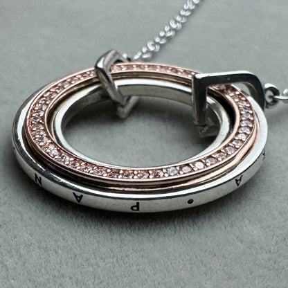 Collar Signature Y Pavé 50 cm (Ajustable A 47 Y 44 cm)