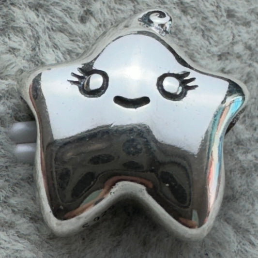Charm Estrella Feliz