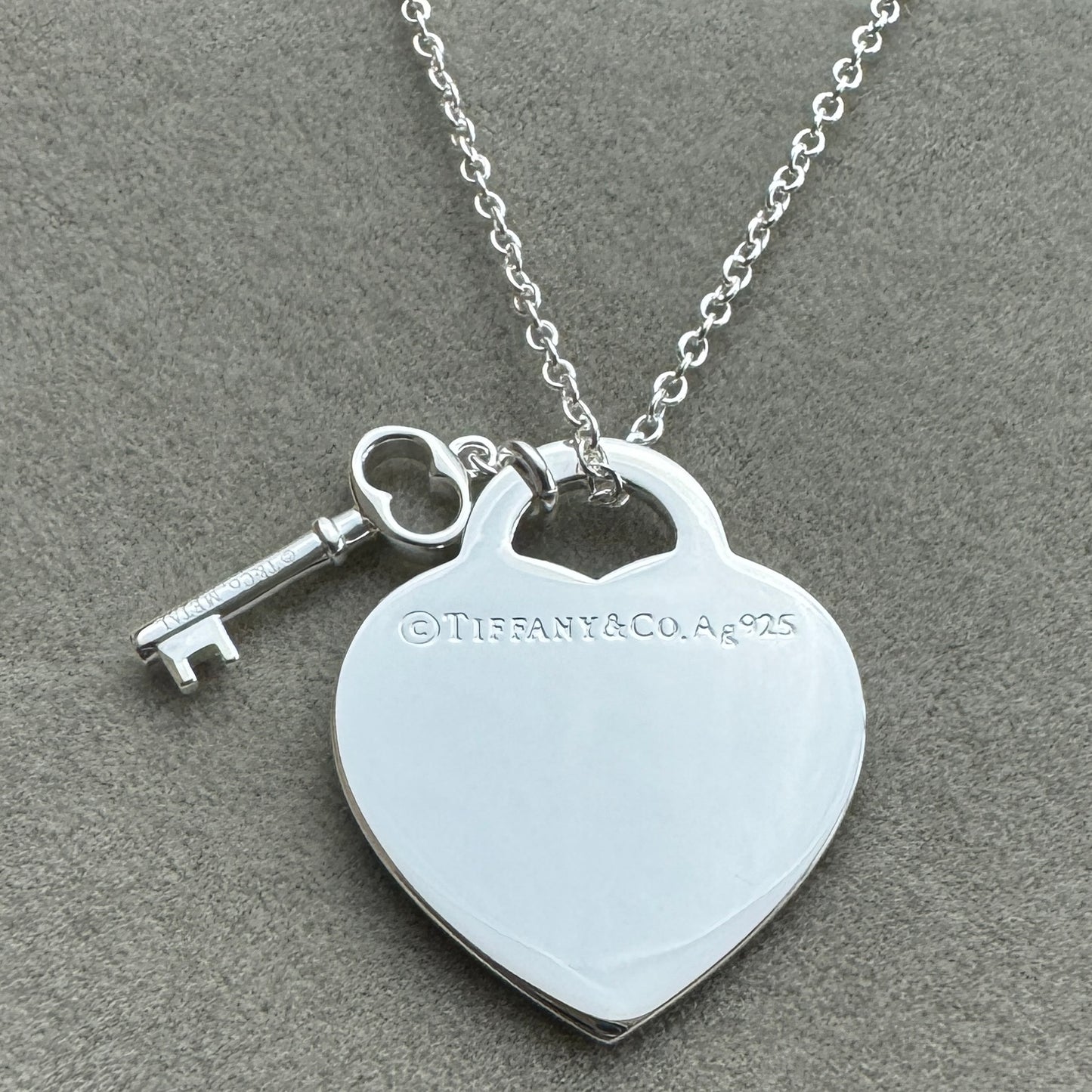 Collar Colgante Llave Con Placa Estilo Corazón Tiff 45 cm