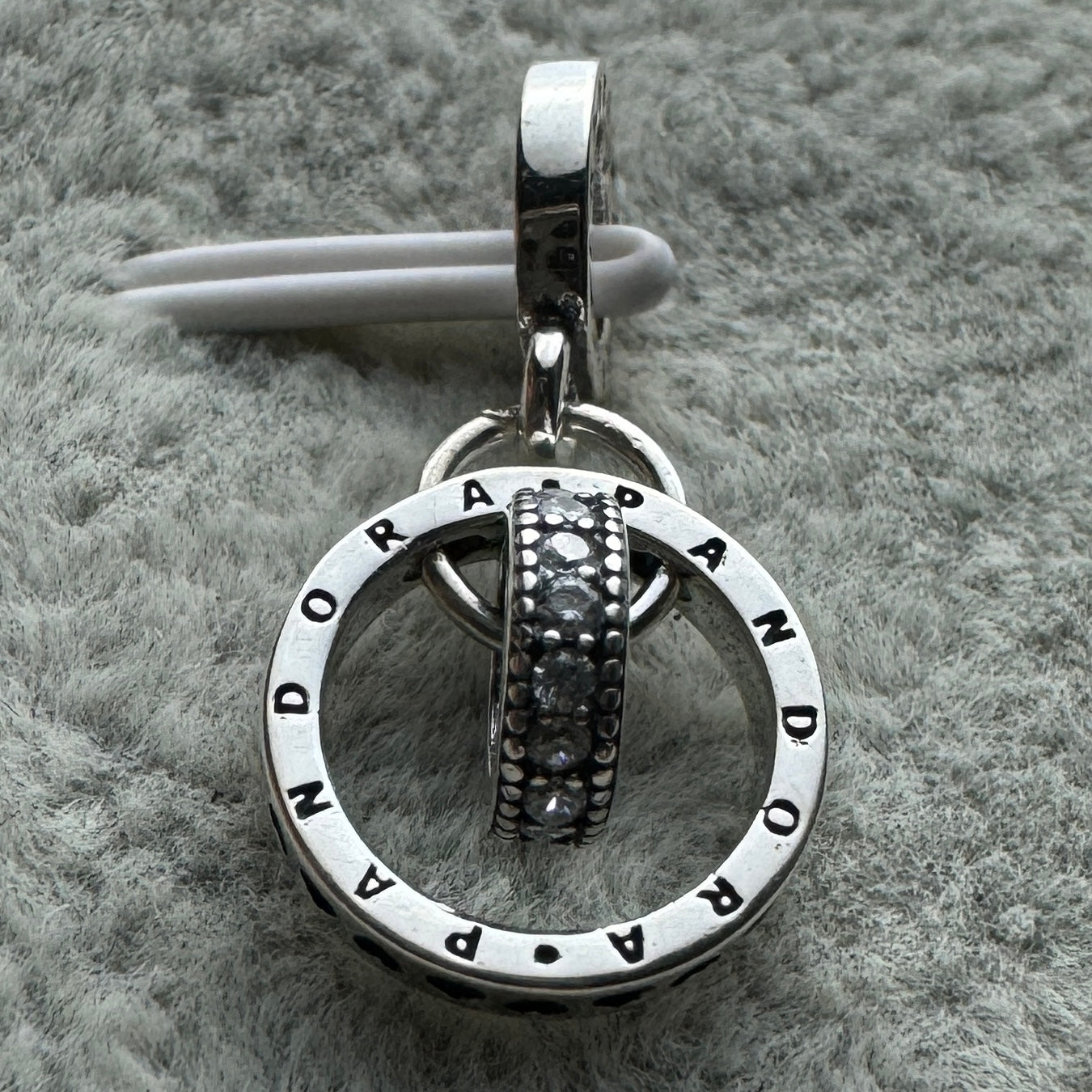 Charm Colgante Logotipo Con Zirconias