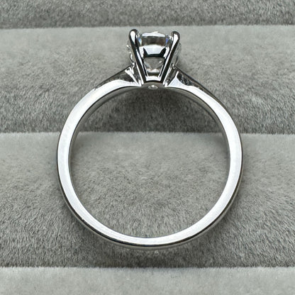 Anillo Círculo Moissanita