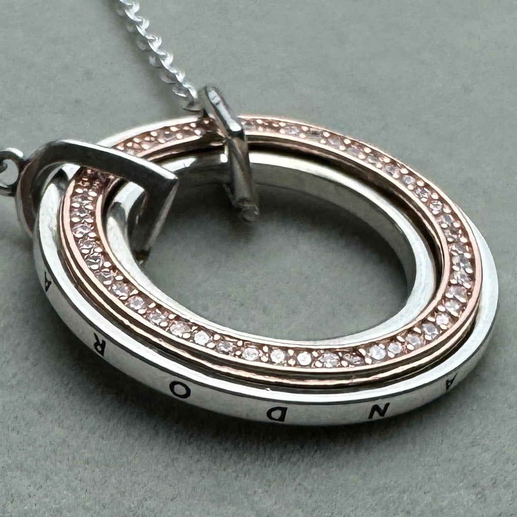 Collar Signature Y Pavé 50 cm (Ajustable A 47 Y 44 cm)