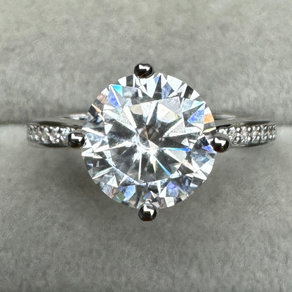 Anillo Círculo Brillante Frontal Moissanita