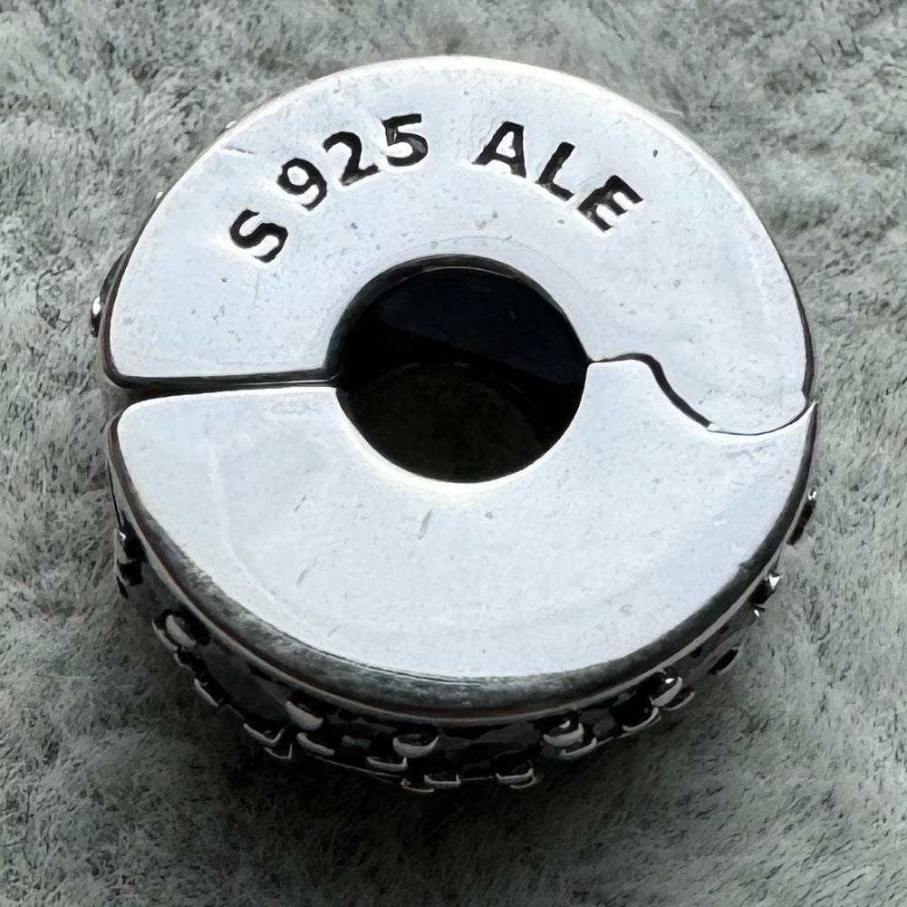 Charm Clip De Seguridad Pavé Morado