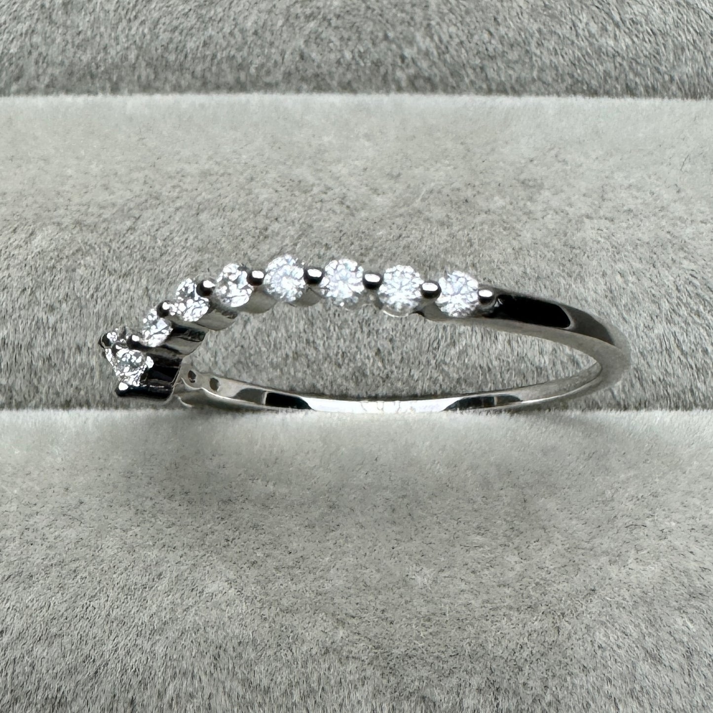 Anillo Corona Princesa Delgado Moissanita