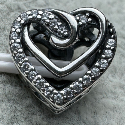 Charm Corazón Brillante Entrelazado