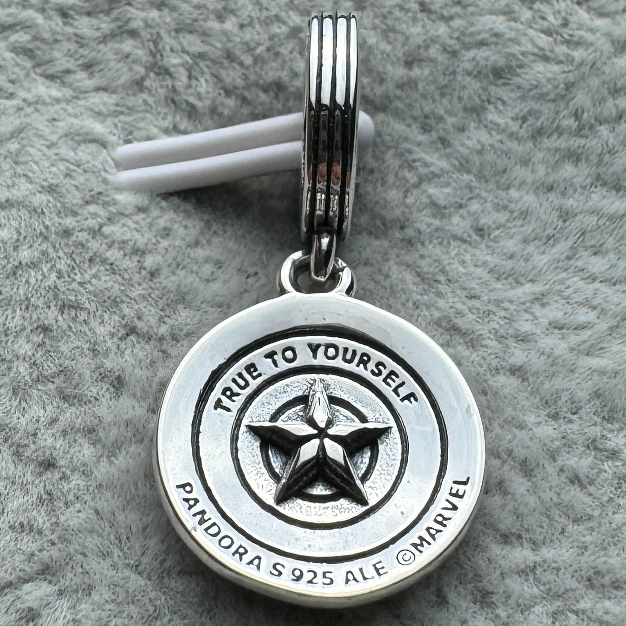 Charm Colgante Escudo Del Capitán América Marvel