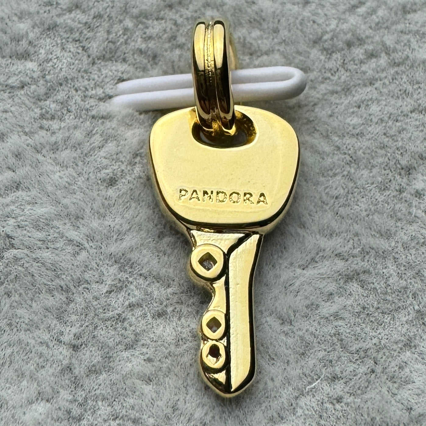 Charm Colgante Llave Dorada