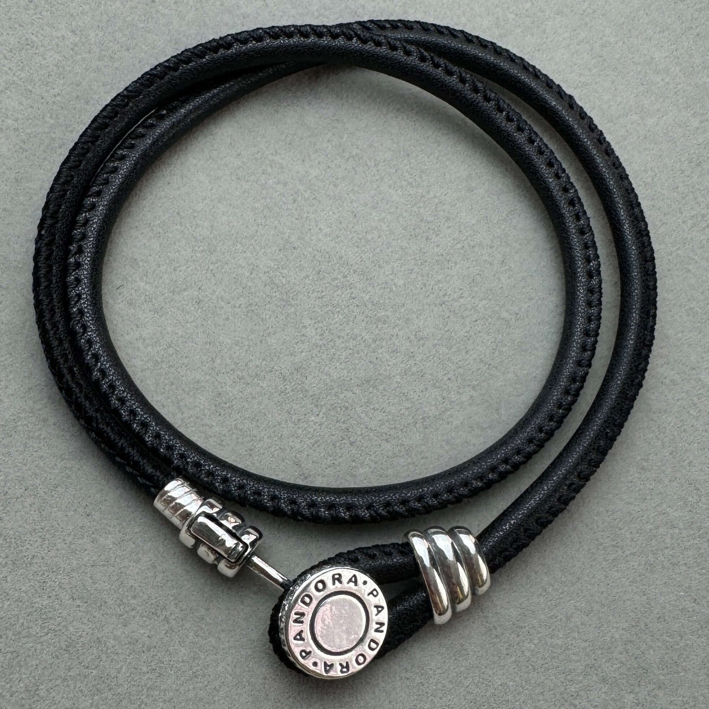 Brazalete Cuero Doble Vuelta Broche Círculo
