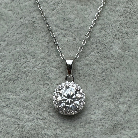 Collar Círculo Contorno Moissanita