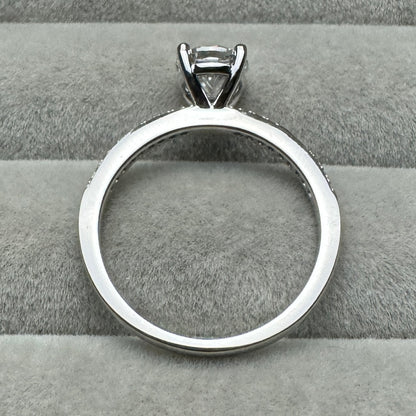 Anillo Círculo Brillante Moissanita