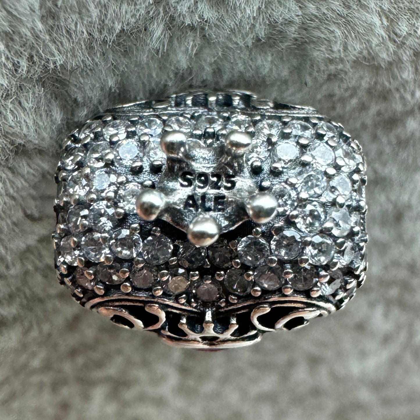 Charm Corazón Corona Real