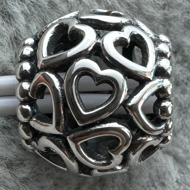 Charm Redondo Corazones