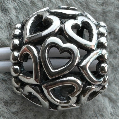 Charm Redondo Corazones