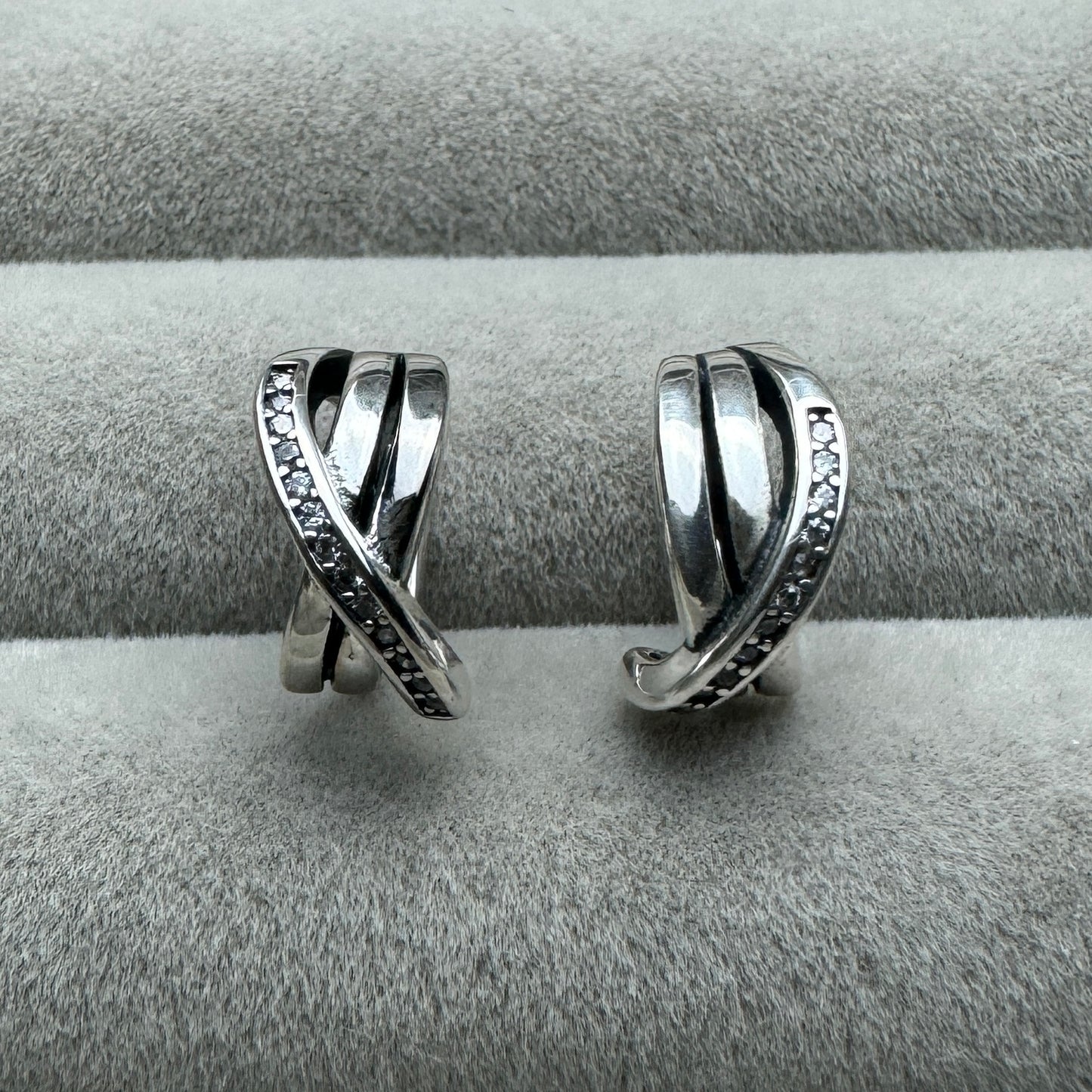 Aretes Ondulados Brillantes