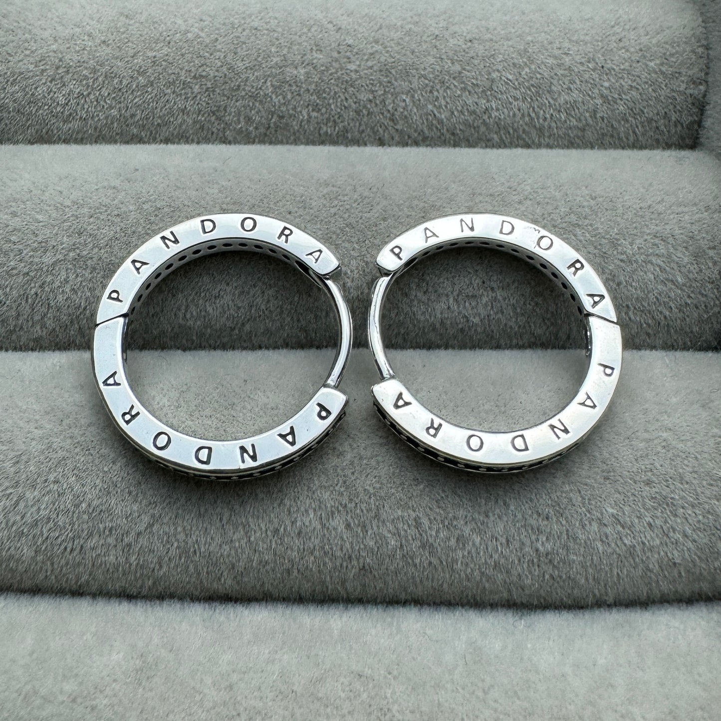 Aretes Logotipo Lateral