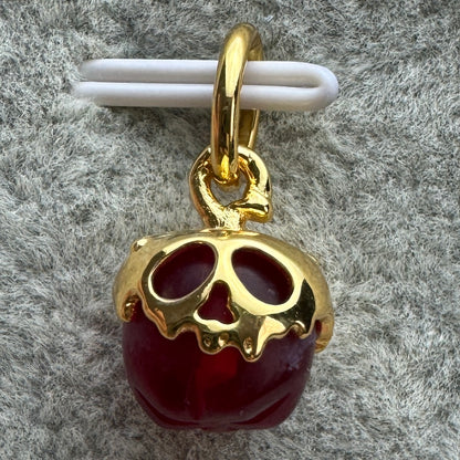 Charm Colgante Manzana Blanca Nieves Reina Malvada Villanos De Disney