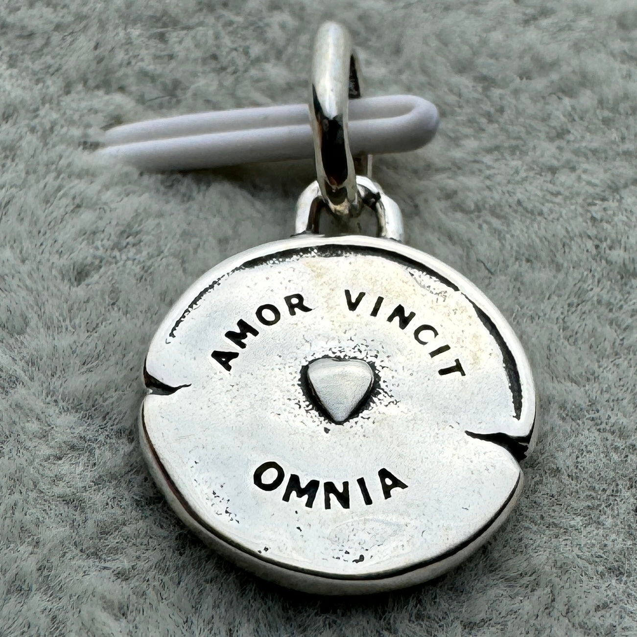 Charm Medallón Corazón