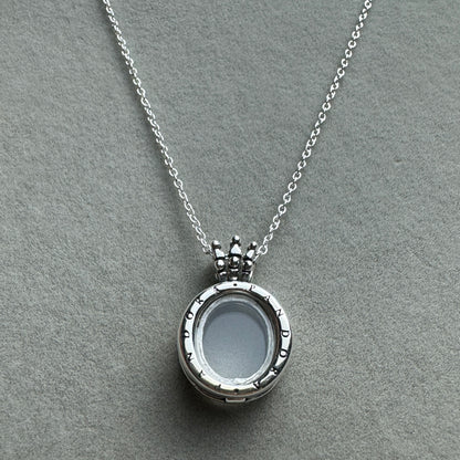 Collar Relicario Corona Logotipo 50 cm (Ajustable A 47.5 Y 45 cm)