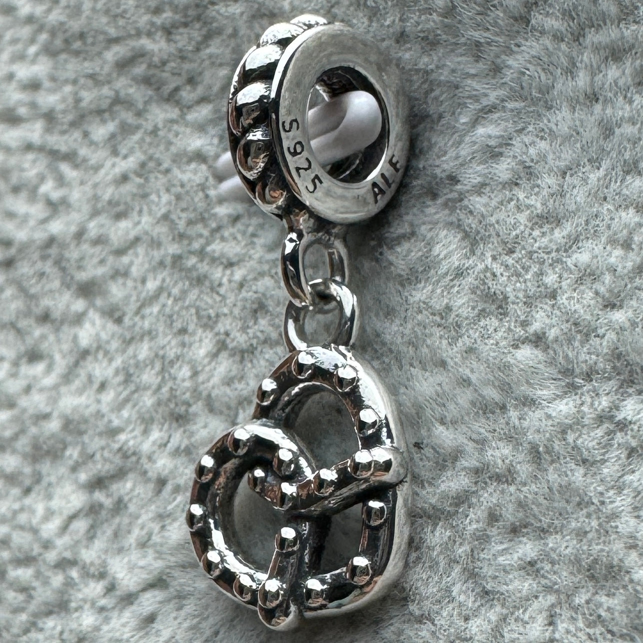 Charm Colgante Pretzel