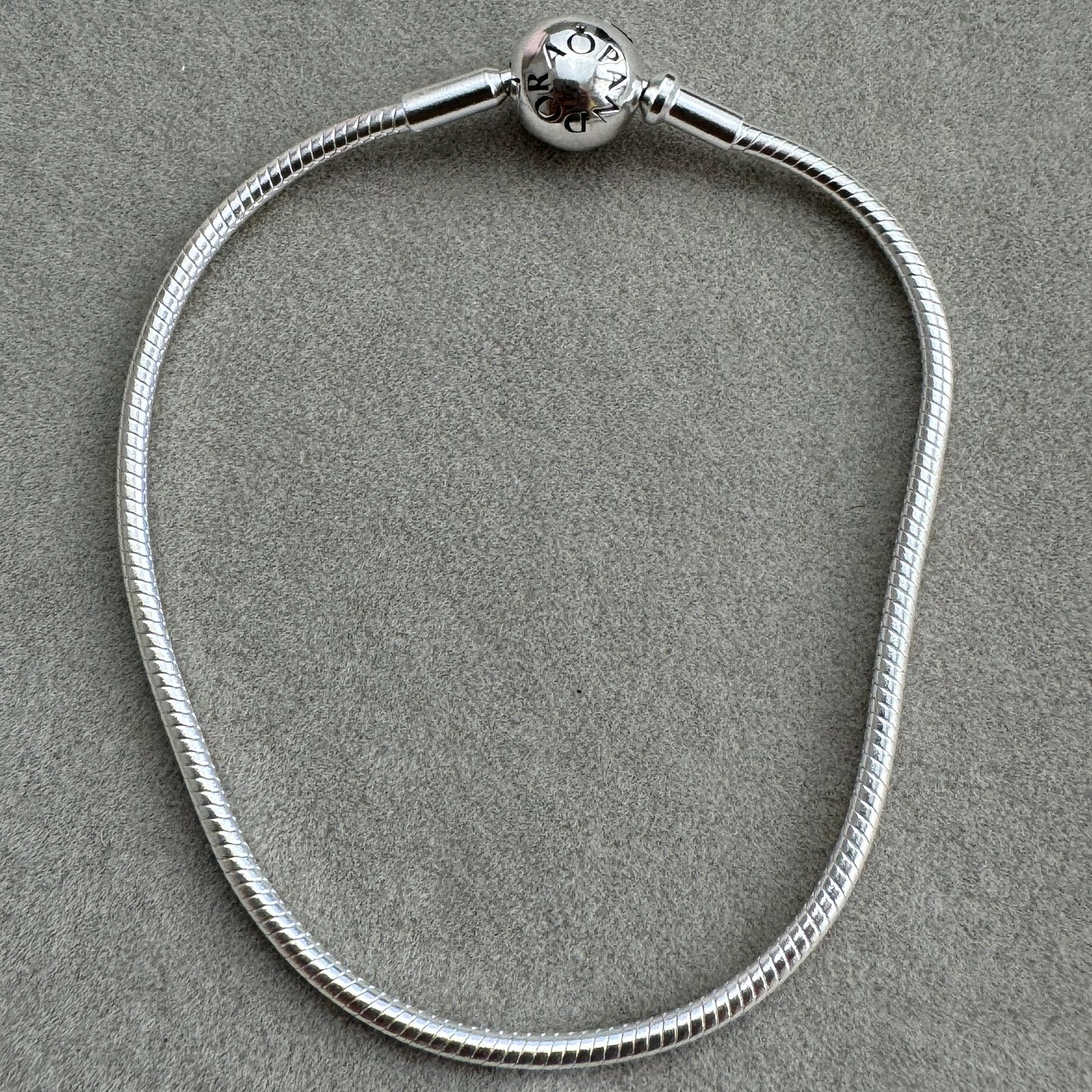 Brazalete Delgado Broche Redondo