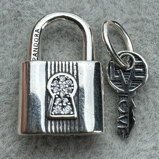 Charm Candado y Llave Que Se Abre