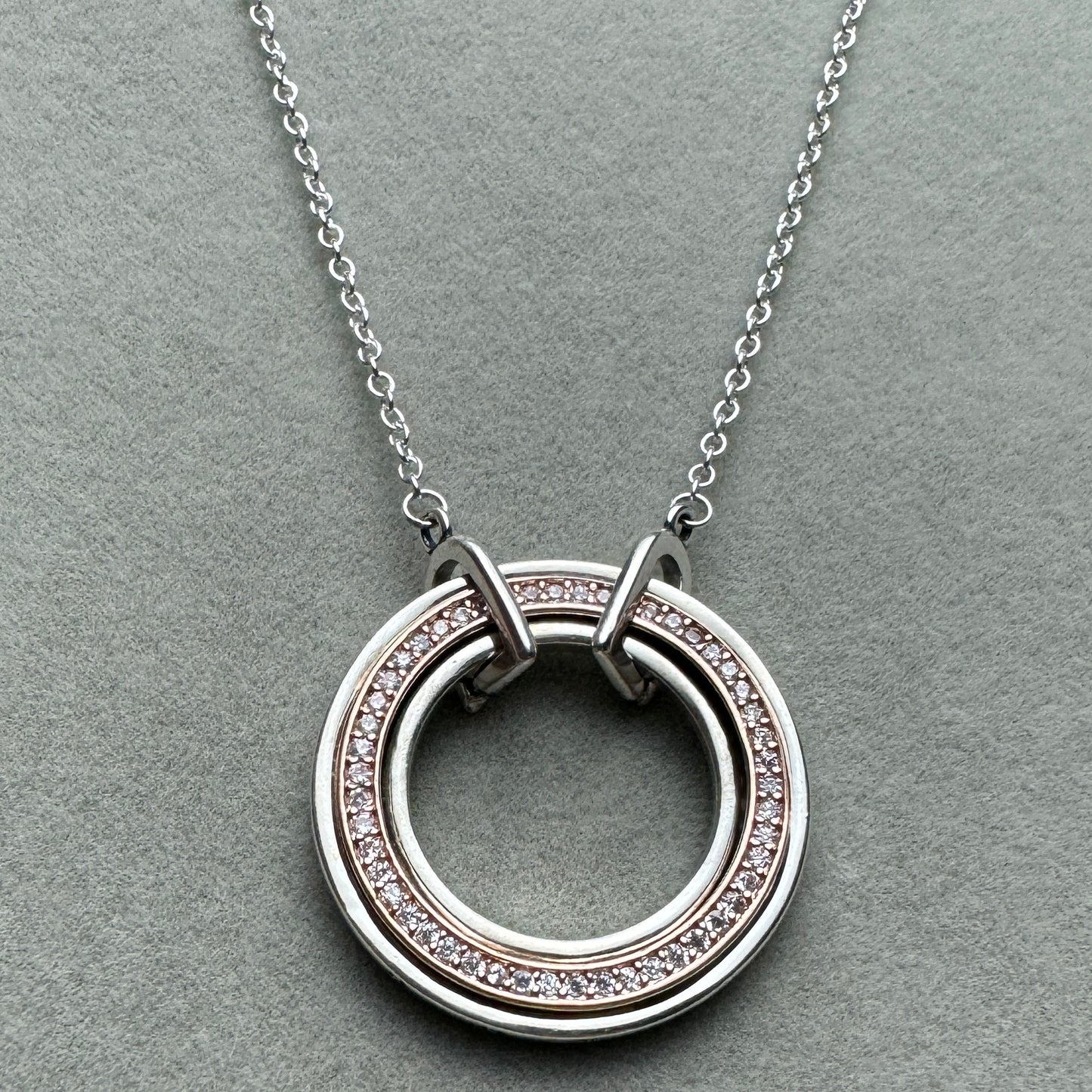 Collar Signature Y Pavé 50 cm (Ajustable A 47 Y 44 cm)