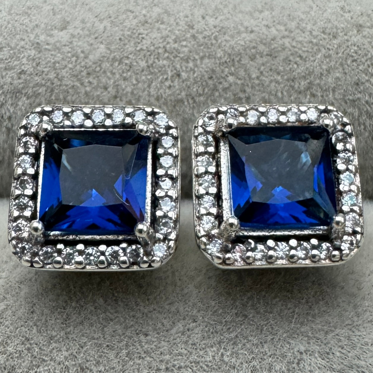 Aretes De Botón Halo Azul Cuadrado Brillante