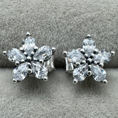 Aretes De Botón De Copo De Nieve Brillante