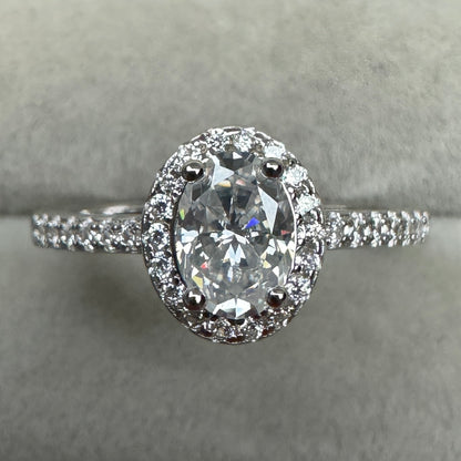 Anillo Óvalo Contorno Moissanita