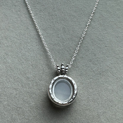 Collar Relicario Corona Logotipo 50 cm (Ajustable A 47.5 Y 45 cm)