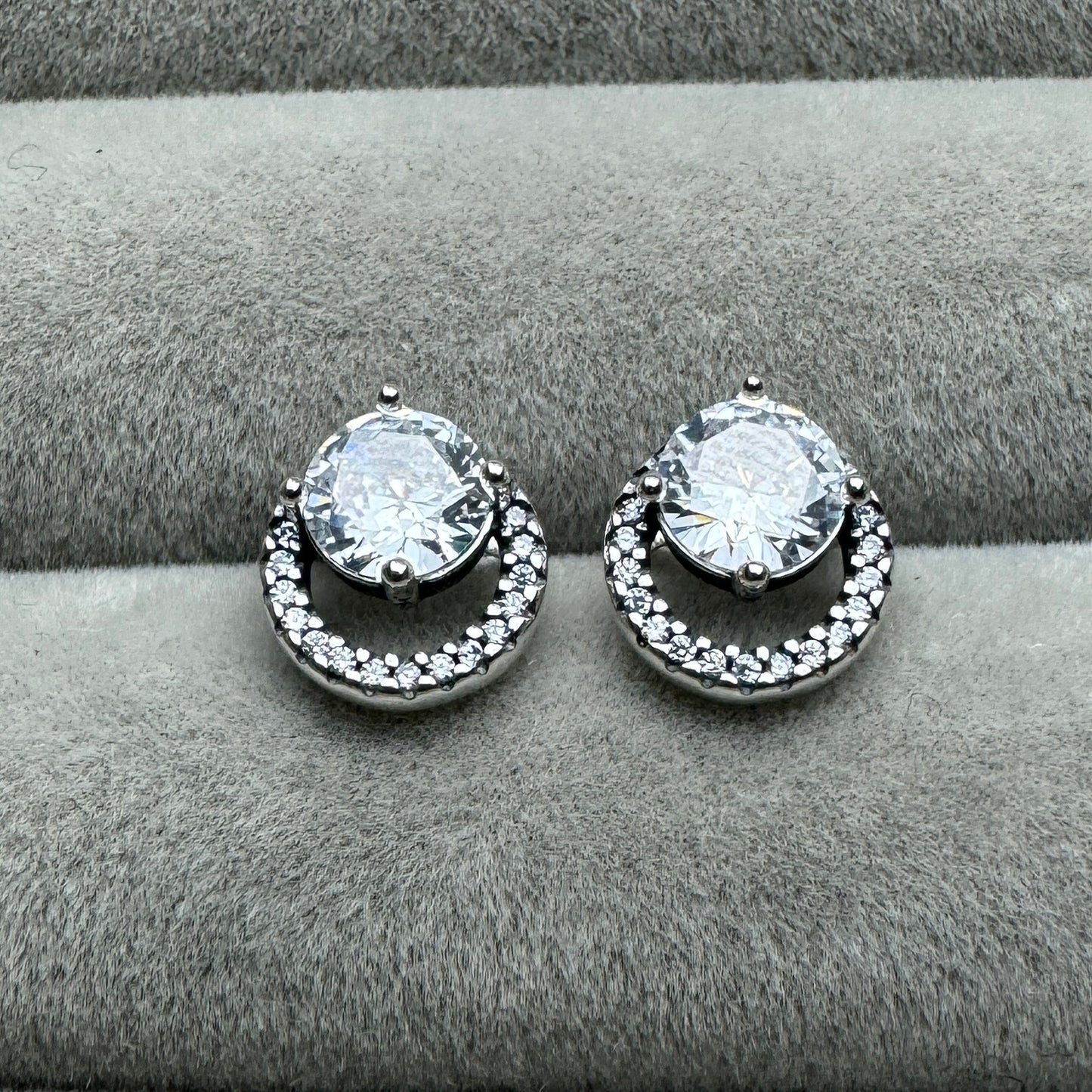 Aretes Círculo Brillante Pavé