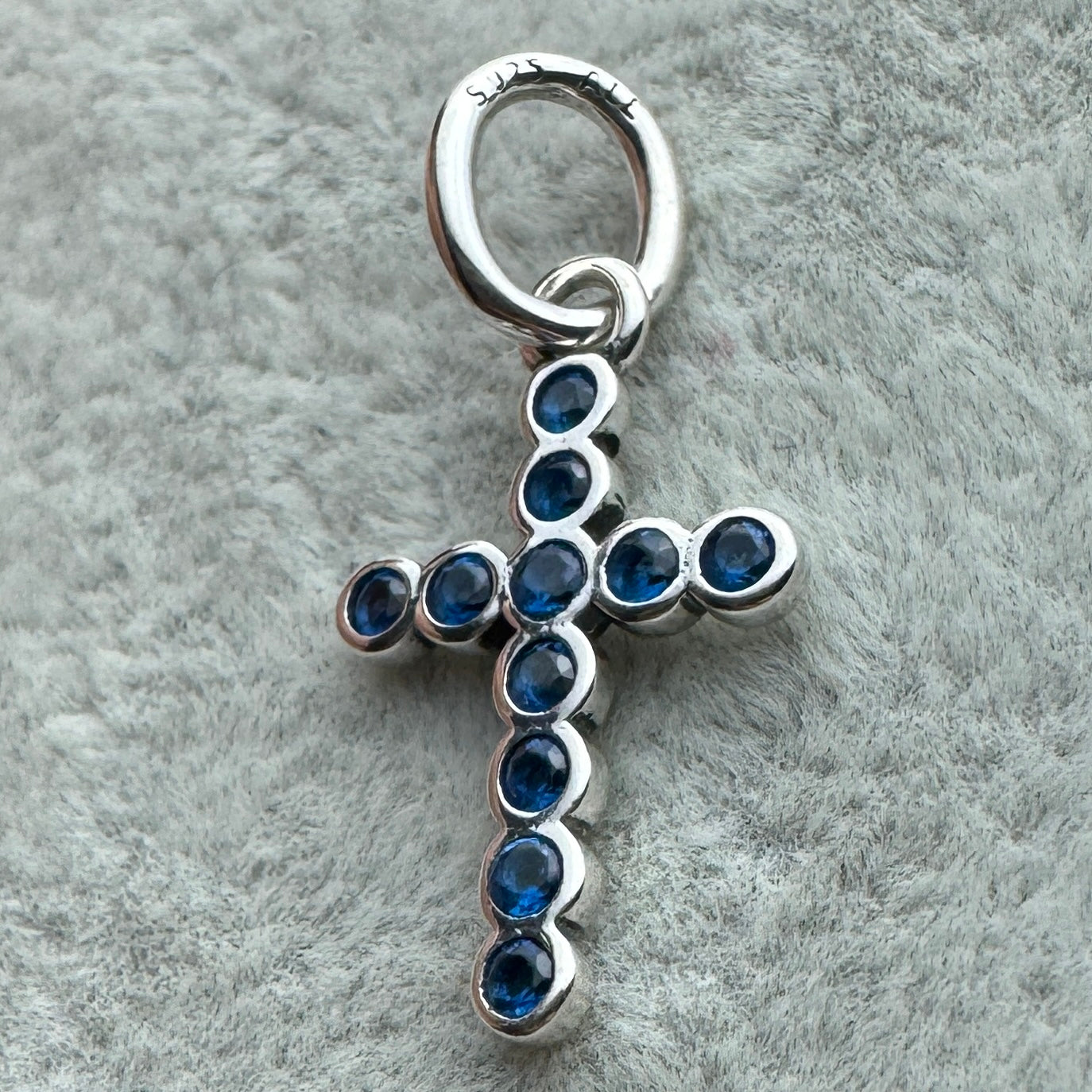 Charm Colgante Cruz Azul