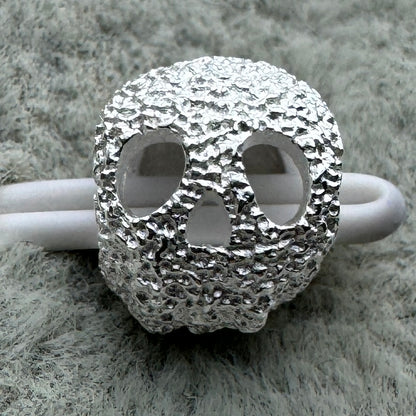 Charm Mini Calavera Texturizada