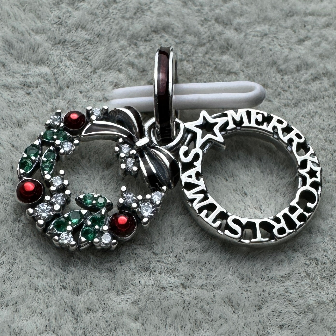 Charm Colgante Doble Corona Navideña