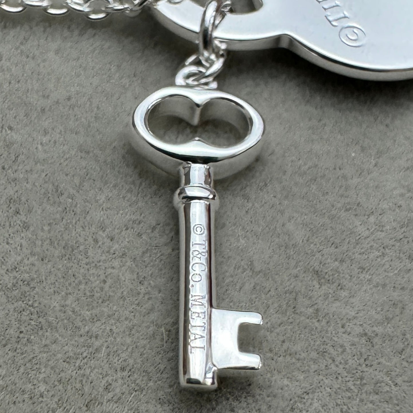Collar Colgante Llave Con Placa Estilo Corazón Tiff 45 cm
