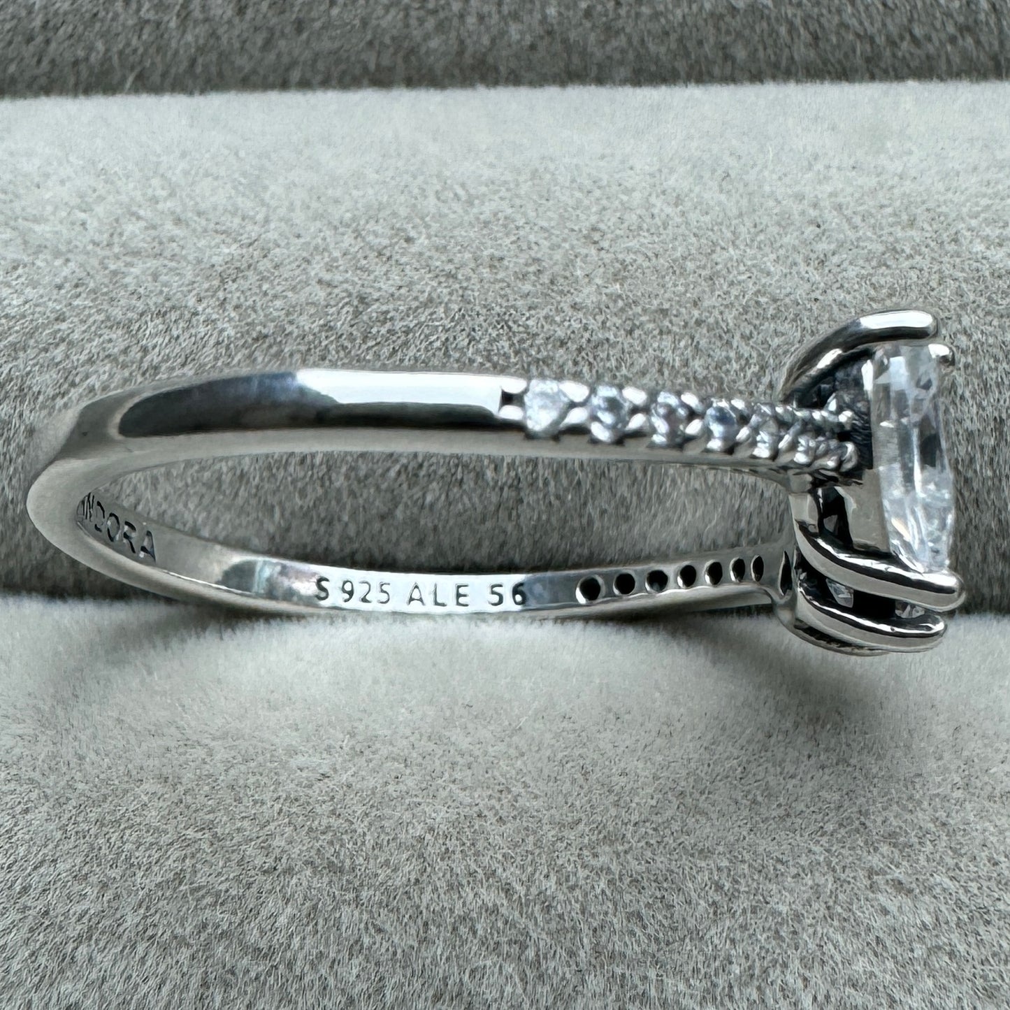 Anillo Corazón Doble Brillante Pandora Vista Lateral