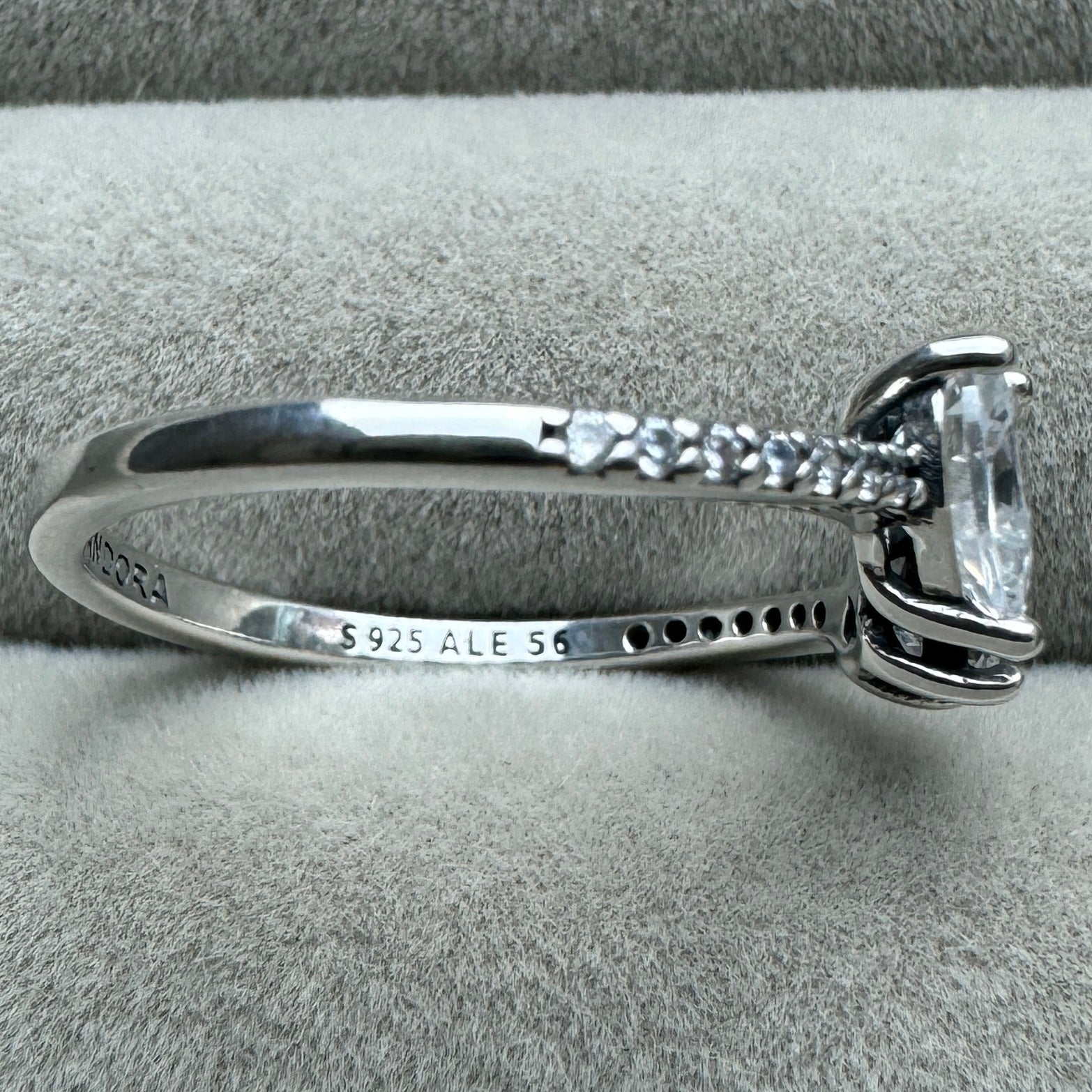 Anillo Corazón Doble Brillante Pandora Vista Lateral