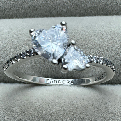 Anillo Corazón Doble Brillante Pandora Vista Logotipo