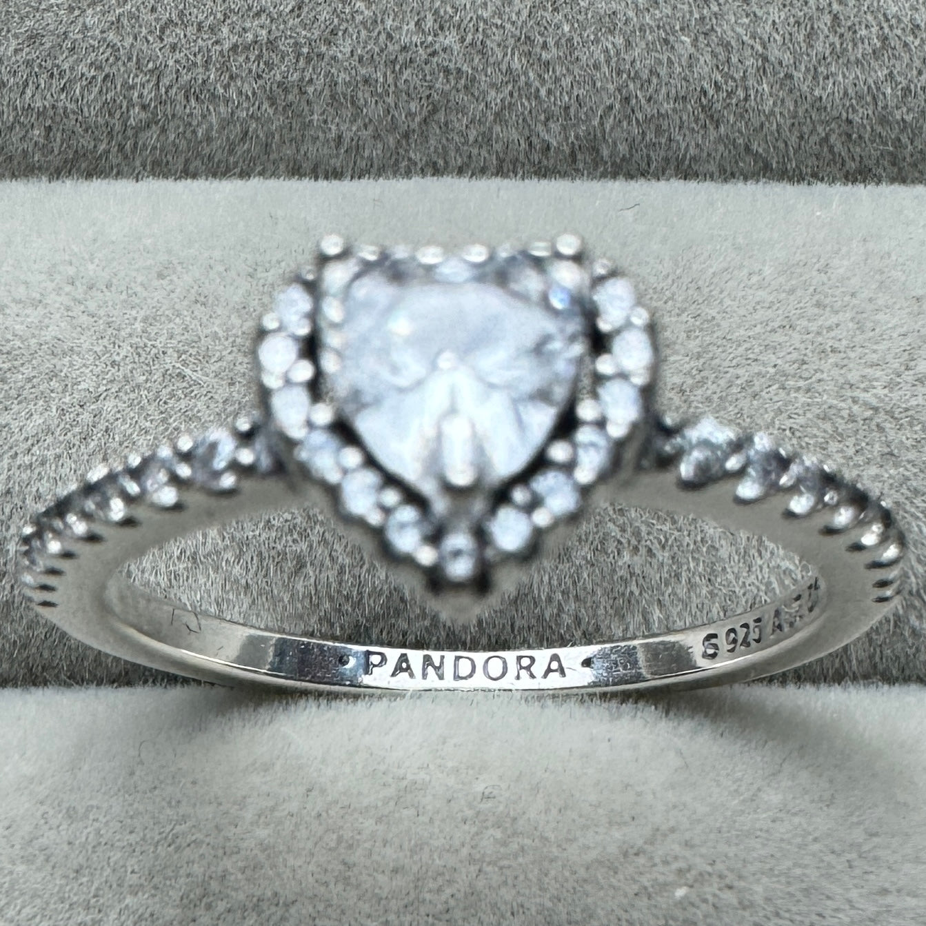 Anillo Corazón Nivelado Brillante Pandora Vista Desde Arriba