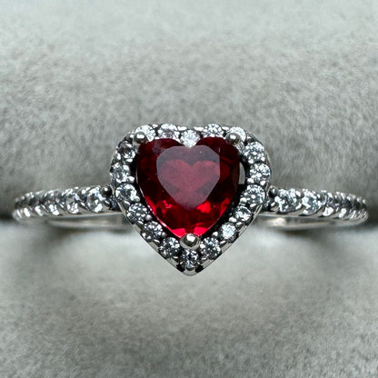 Anillo Corazón Nivelado Rojo Brillante Pandora Vista Frontal