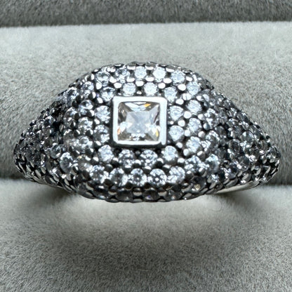 Anillo Cuadrado Brillante Pandora Vista Frontal