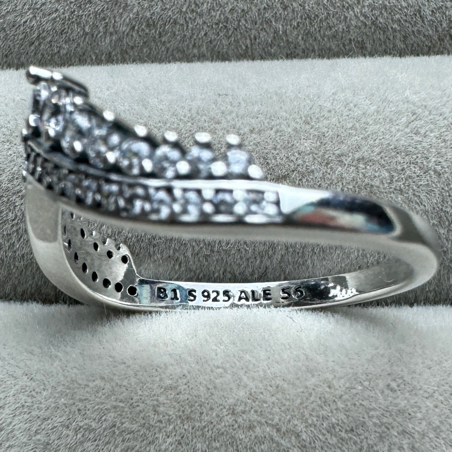 Anillo Deseo De La Princesa Pandora Vista Lateral