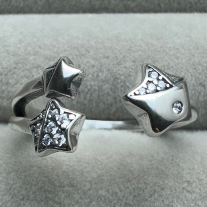 Anillo Estrellas Entrelazadas Pandora Vista Frontal