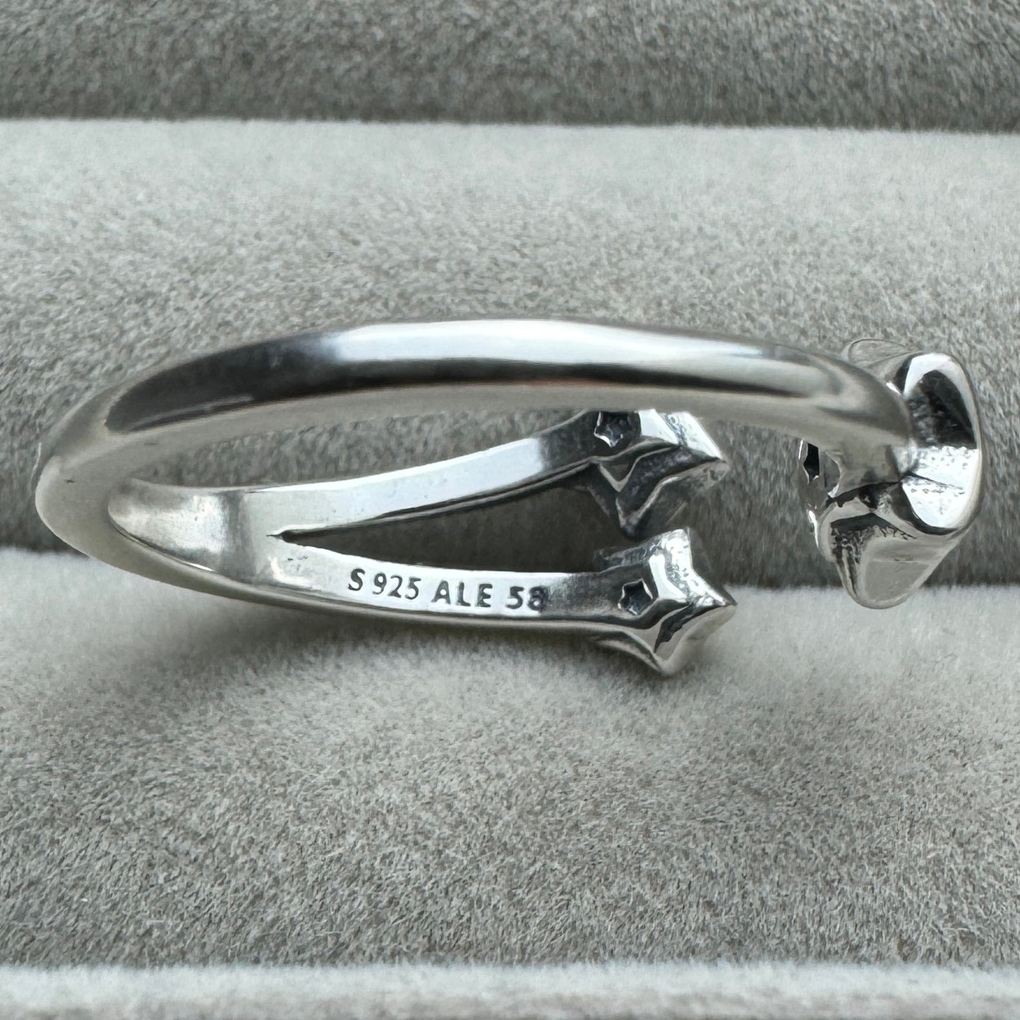 Anillo Estrellas Entrelazadas Pandora Vista Lateral