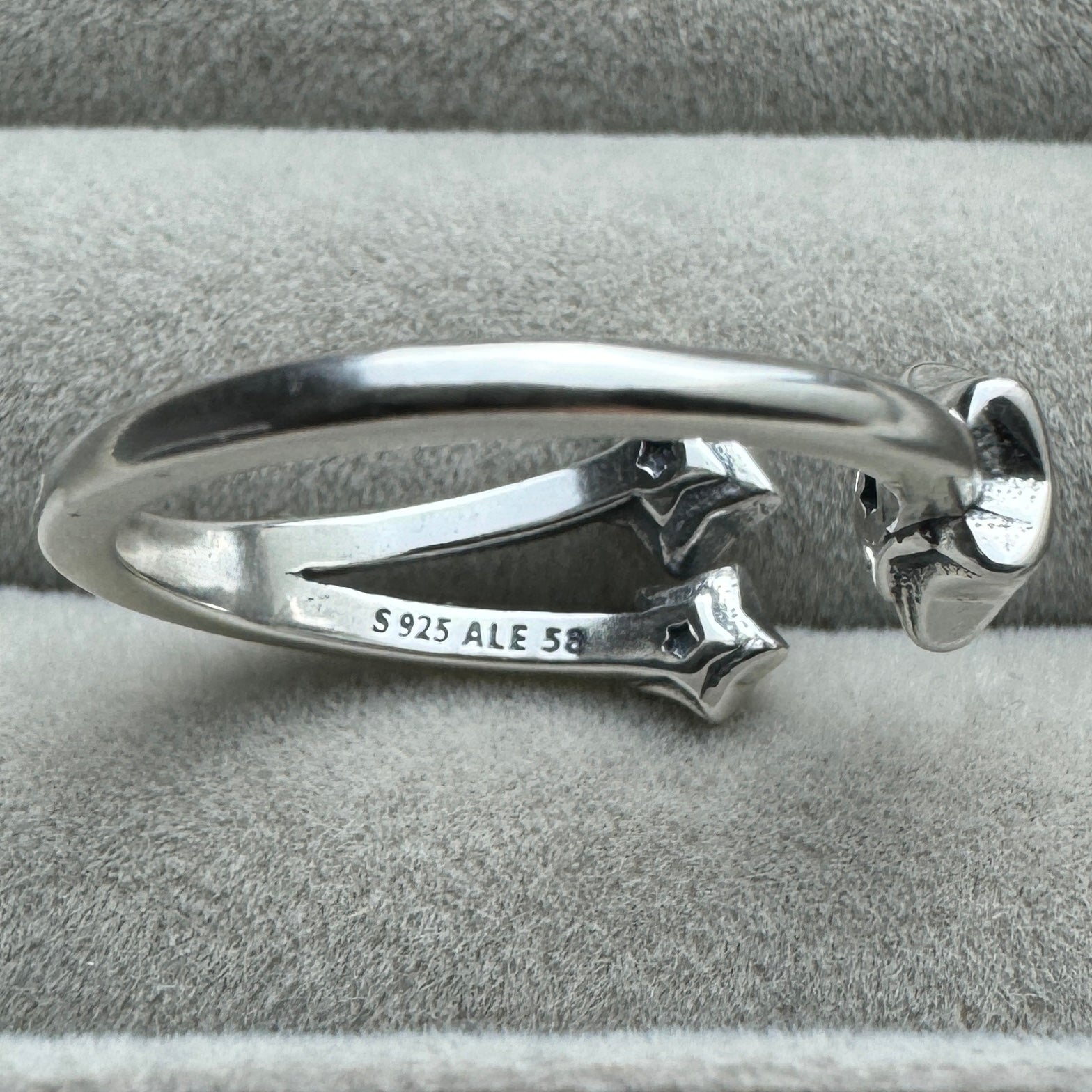 Anillo Estrellas Entrelazadas Pandora Vista Lateral