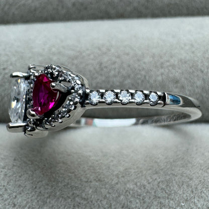 Anillo Halo Corazones Rojo Y Transparente Pandora Vista Del Costado