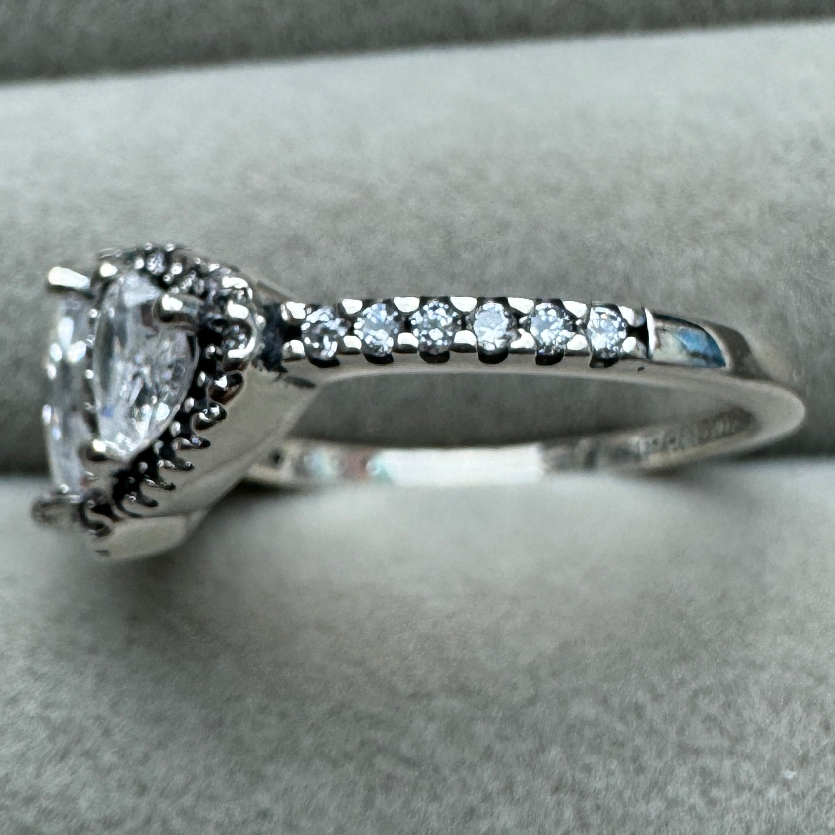 Anillo Halo Corazones Transparentes Brillantes Pandora 4